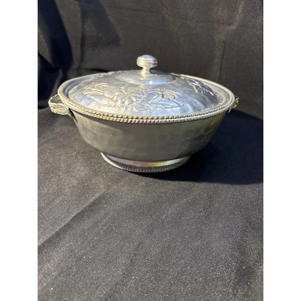 Vintage Hammered Aluminum Covered Casserole‎ Dish Floral Fruit Repousse 8 inch